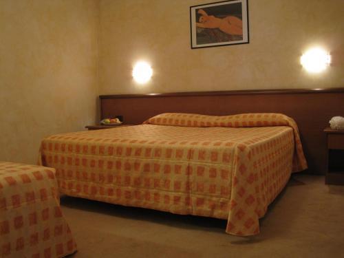 Hotel Italia Carmagnola Exterior photo