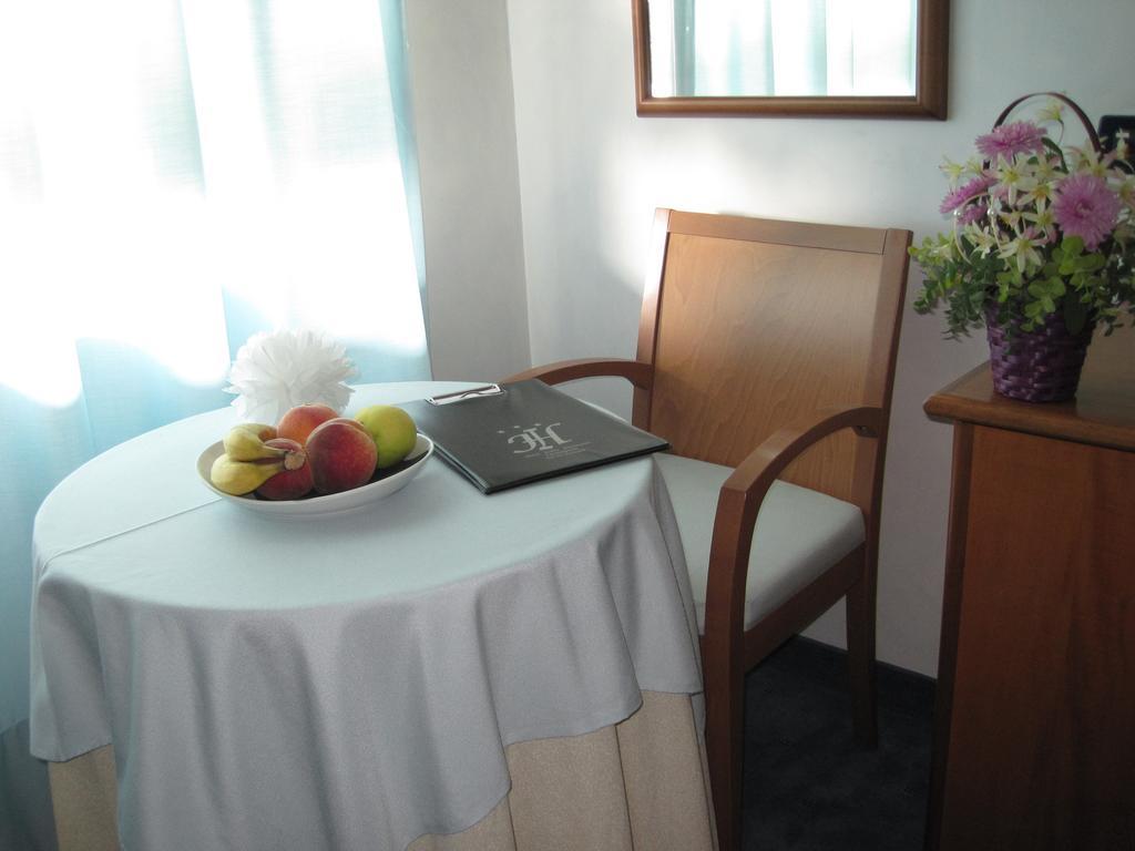 Hotel Italia Carmagnola Room photo
